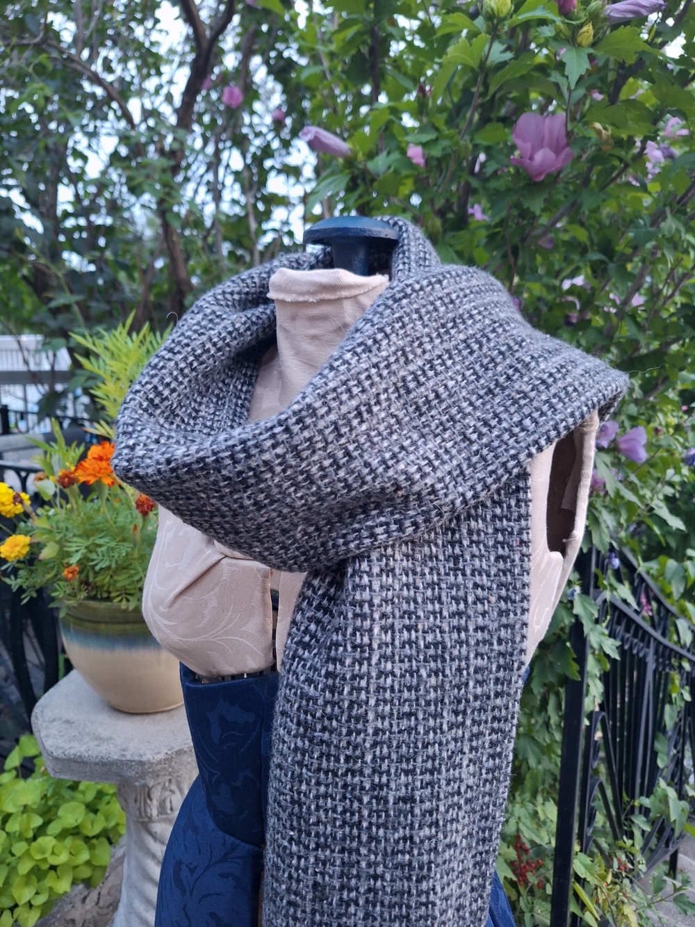 100% Wool Houndstooth Knit Scarf in Gray